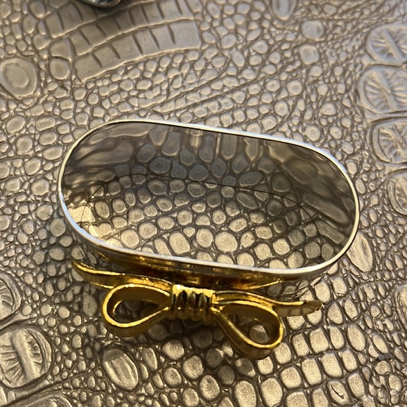 3/$30 Napkins ring holder. - Picture 3 of 4